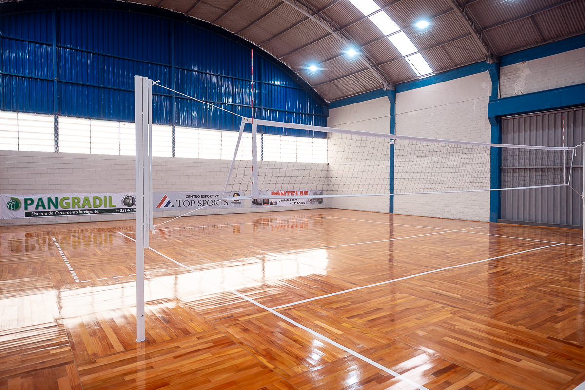 Time Comemorando Vitória