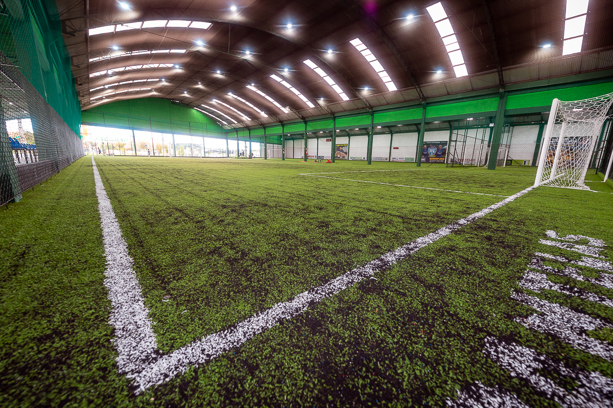 Visão ampla das quadras cobertas